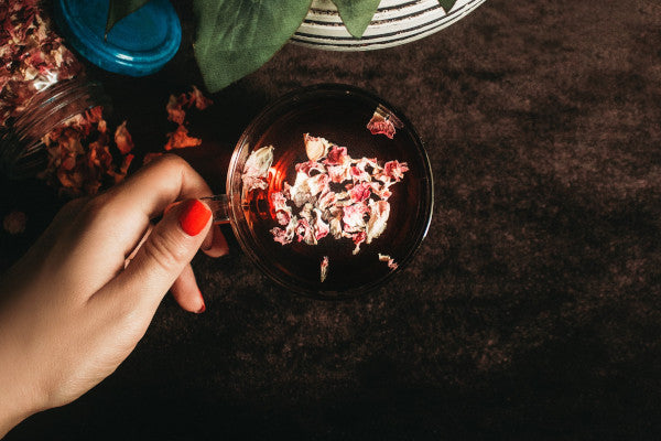 Cómo hacer que el té con flores tenga buen sabor