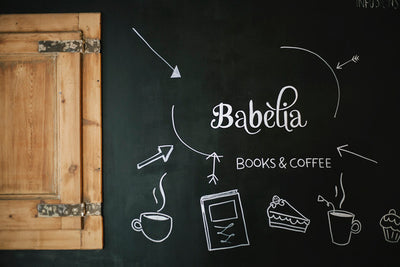 O café Babèlia Books & Coffee serve chás Tétique